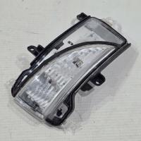 Поворотник бокового зеркала правый Nissan Patrol 6 поколение (Y62), 2010 - 2017