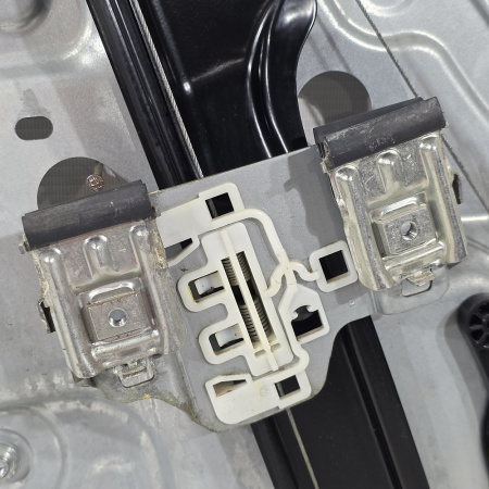 Стеклоподъемник передний правый Skoda Yeti 1 поколение (5L), 2009 - 2018