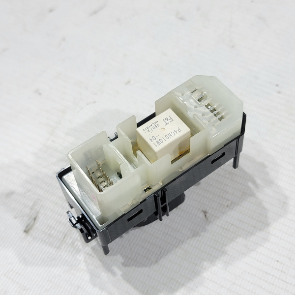 Блок управления стеклоподъемником   Toyota Alphard 1 поколение (H10), 2002 - 2008