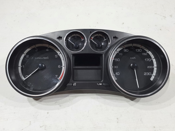 Панель приборов Peugeot 408 1 поколение, 2012 - 2022