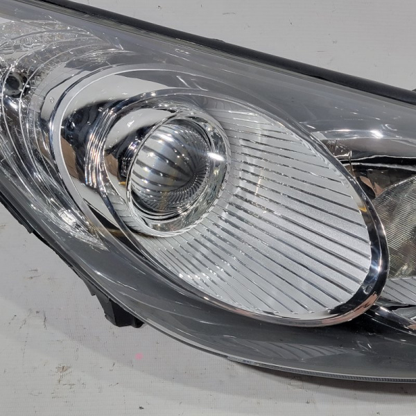 Фара правый Hyundai ix35 1 поколение (LM), 2009 - 2015