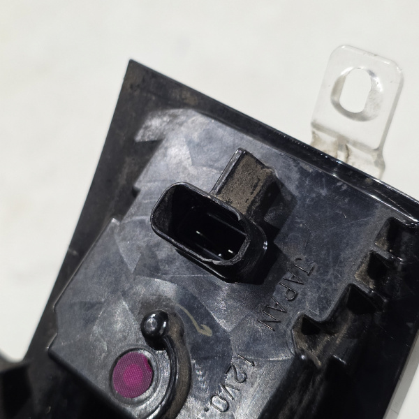 Поворотник бокового зеркала правый Nissan Patrol 6 поколение (Y62), 2010 - 2017