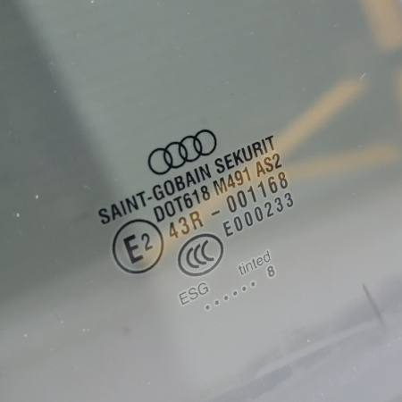 Стекло двери задний правый Audi A8 2 поколение (D3), 2002 - 2010
